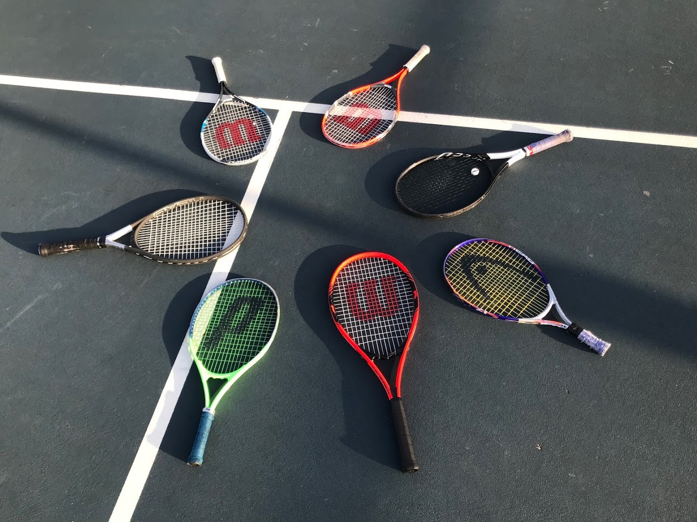 Tennis Rackets Circle